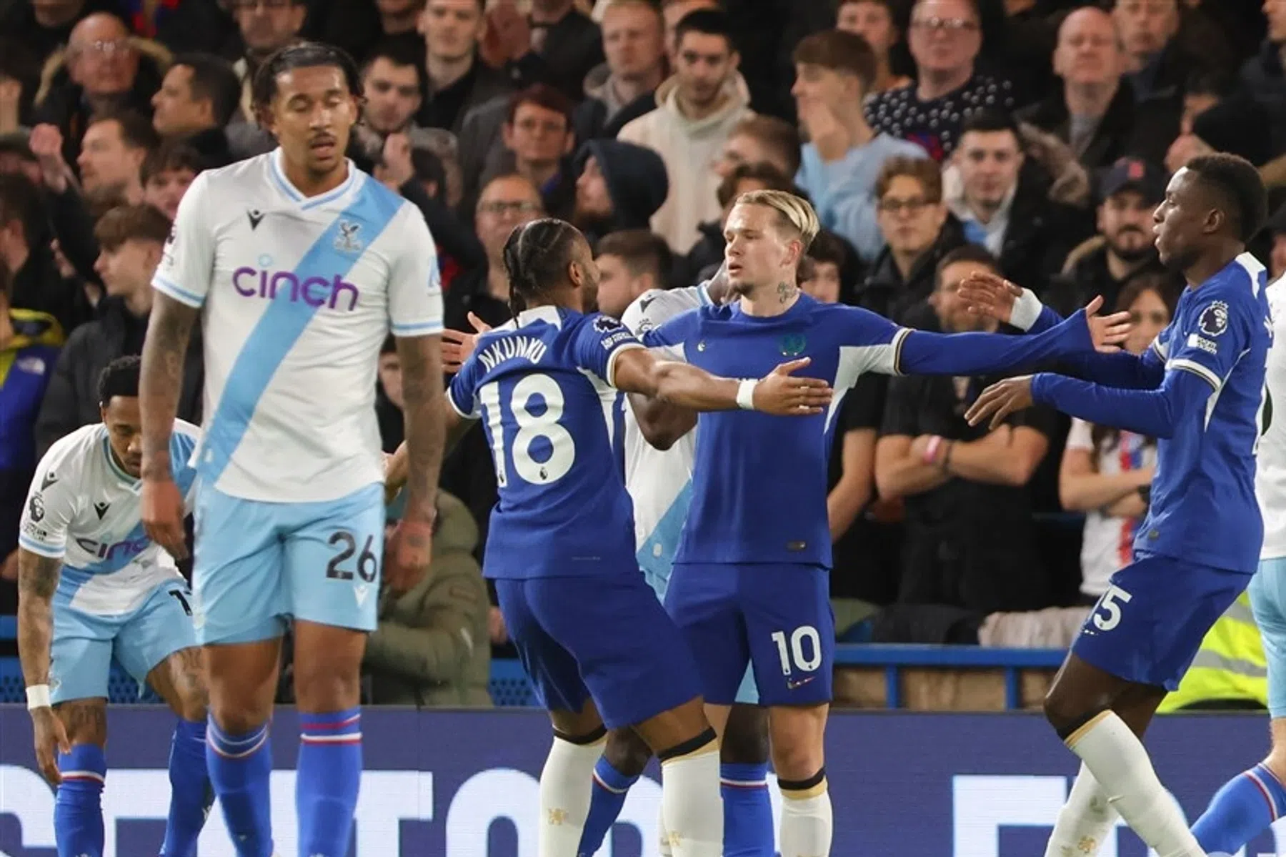Madueke laat Chelsea ontsnappen tegen Crystal Palace