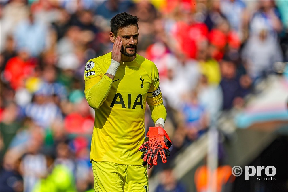 Lloris heeft zijn transfer te pakken en stapt in het vliegtuig naar de VS
