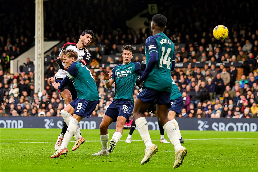 Zwak Arsenal sluit 2023 dramatisch af door nieuwe nederlaag