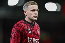 Thumbnail for article: Eintracht verwacht veel van Van de Beek: 'Kan jongeren bij de hand nemen'