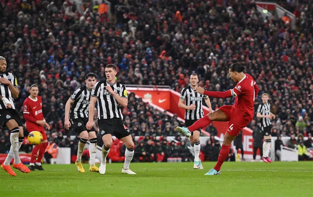 Extreem dominant Liverpool pakt indrukwekkend record tegen Newcastle