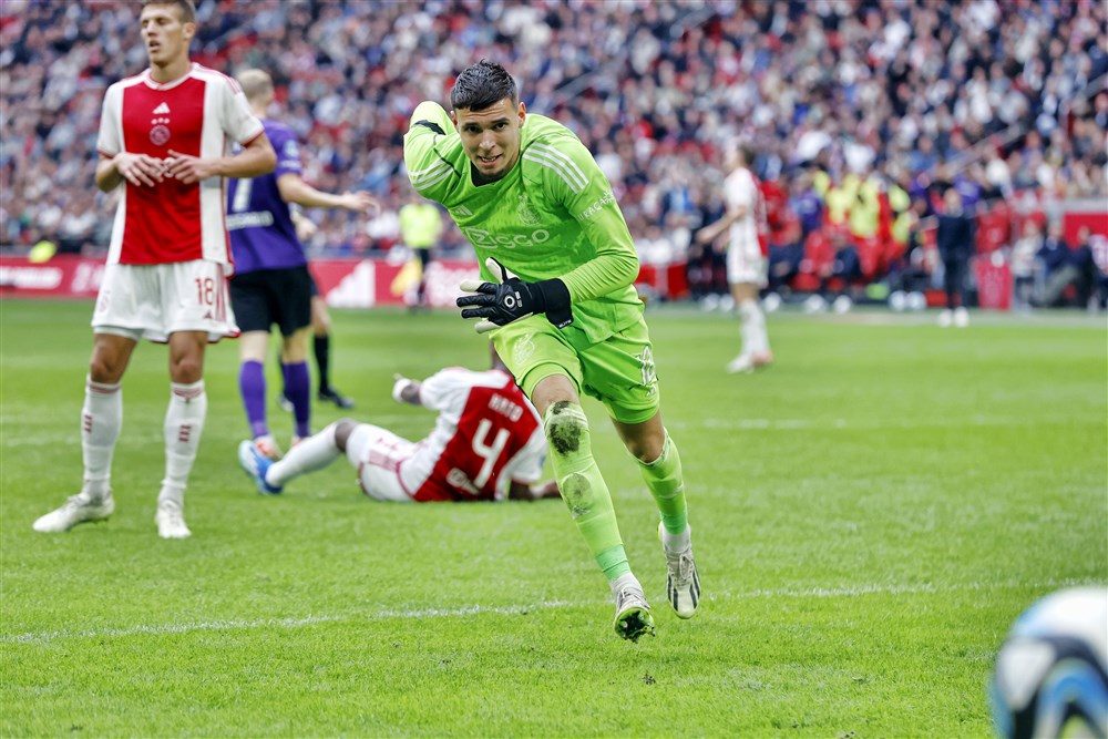 Gorter verlaat trainingskamp van Ajax met hersenschudding