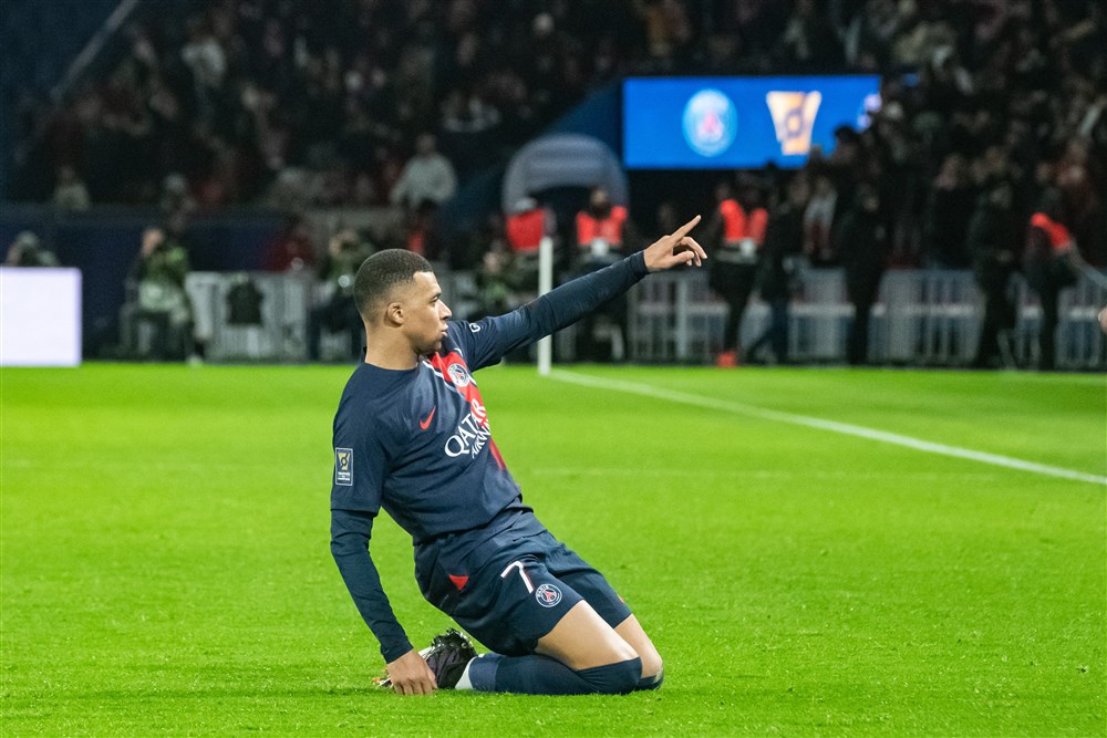 Scorende Mbappé dendert ook in 2024 en pakt Super Cup met PSG