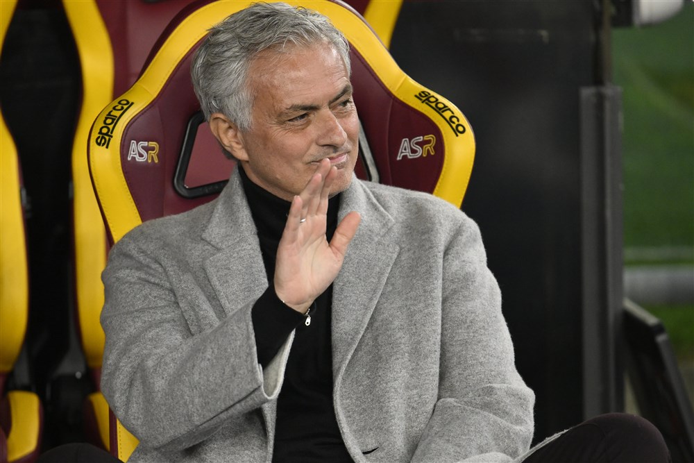 Mourinho blij met komst Huijsen: 'Een van de grootste talenten van Europa'