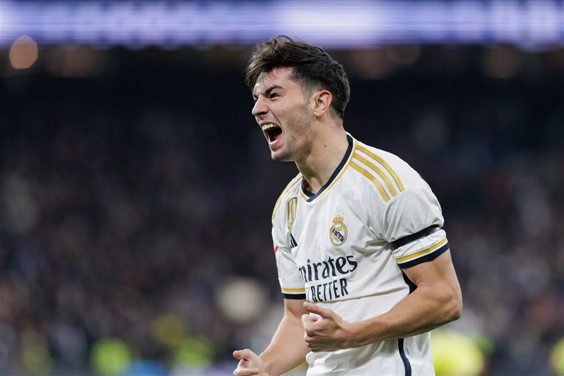 Dribbelende Díaz voorkomt pijnlijke avond voor Real Madrid