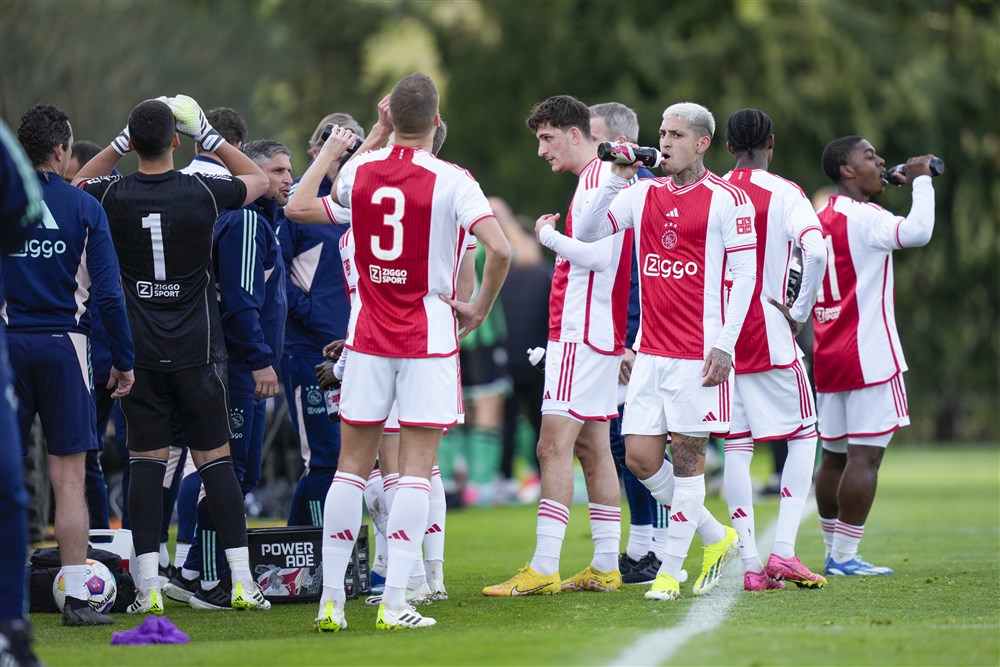 'Bij Ajax is het verschil tussen de basis en de bank te groot'