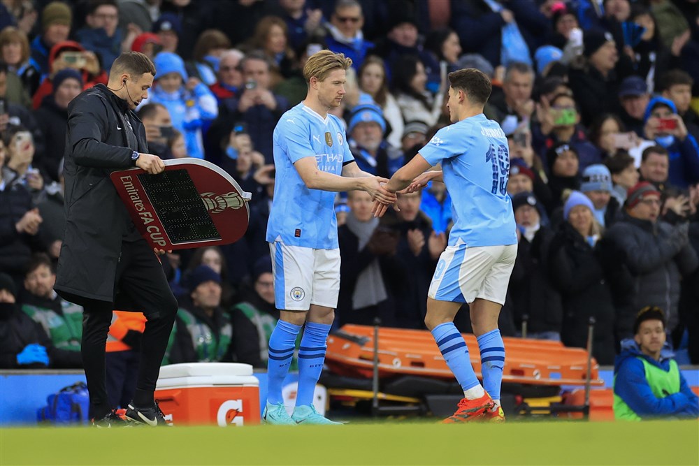 Man City maakt er vijf, fans juichen het hardst om De Bruyne