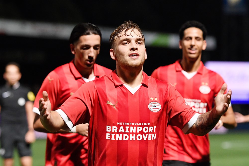 PSV verhuurt Van Duiven aan Almere City