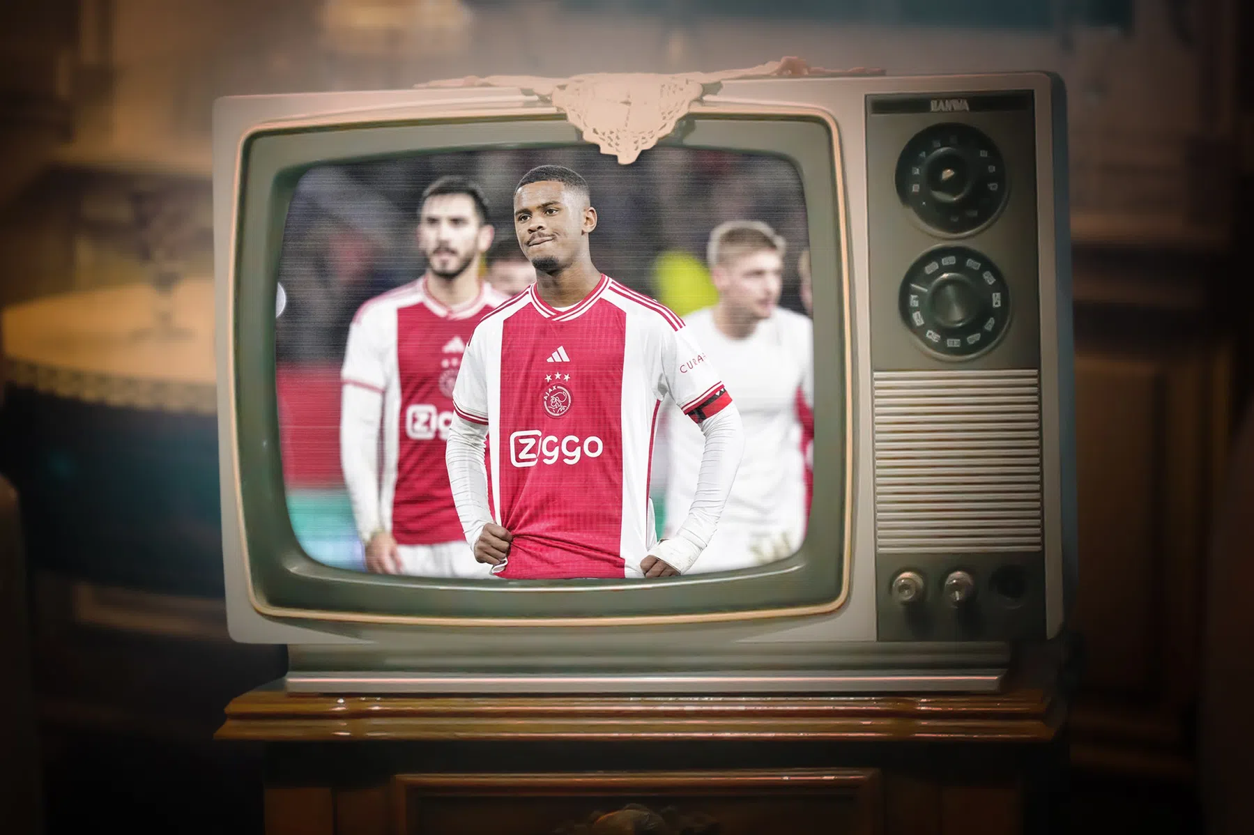 Voetbal op tv: hier bekijk je oefenduel Ajax en Arsenal-Liverpool