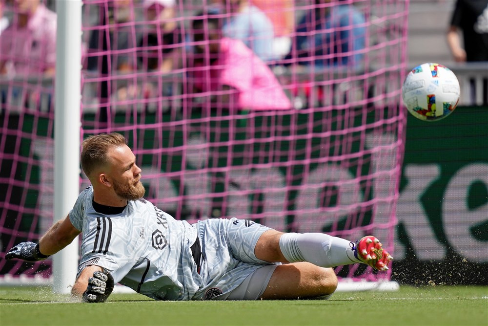 ADO mikt op Eredivisie en is dicht bij komst Marsman