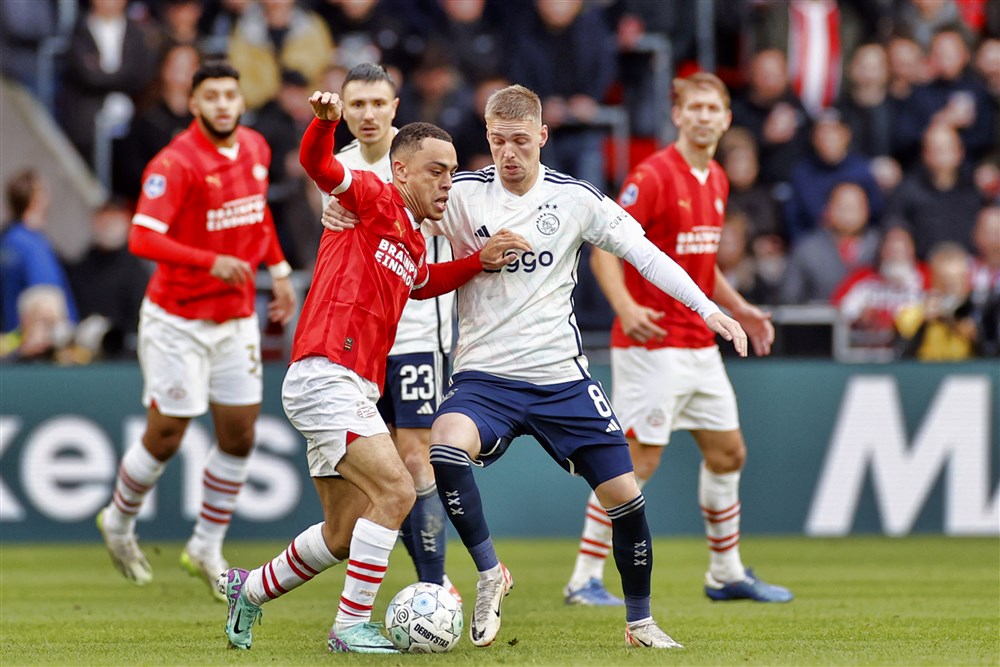 PSV maakt grootste puntensprong, Ajax daalt niet het hardst