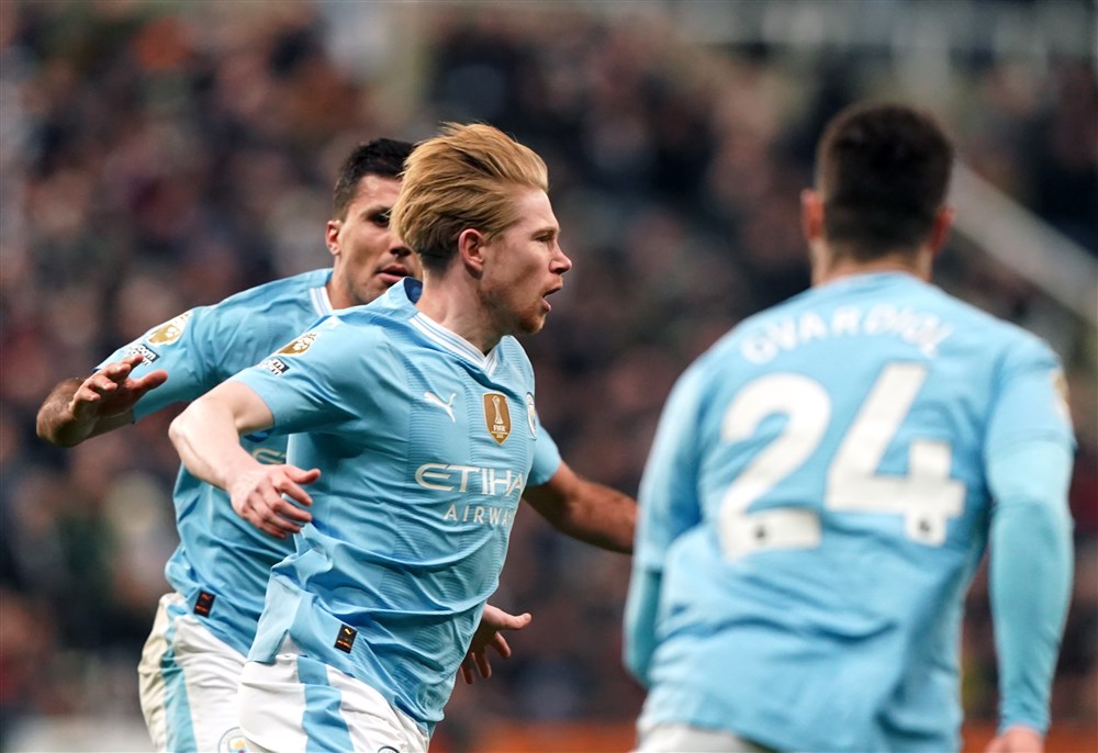 Fenomenale De Bruyne voorkomt averij voor Man City tegen Newcastle