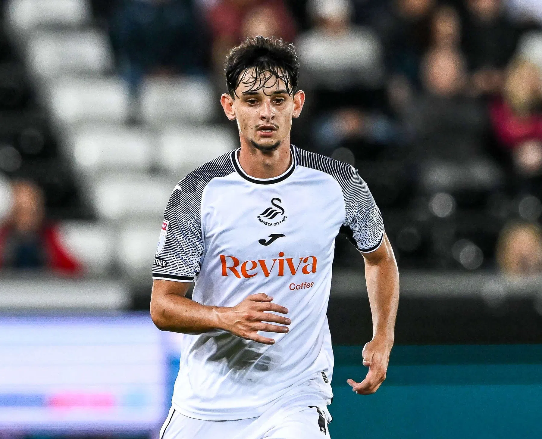 De jonge Engelse middenvelder die wordt gelinkt aan AC Milan en Juventus