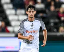 Thumbnail for article: De jonge Engelse middenvelder die wordt gelinkt aan AC Milan en Juventus