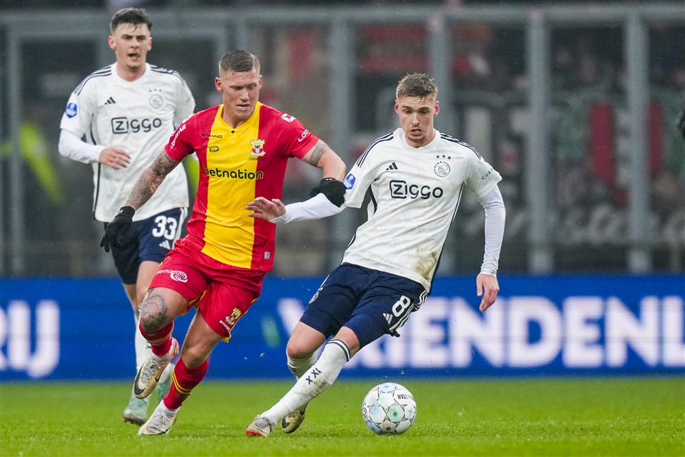Het middenveld van Ajax schreeuwt om versterking