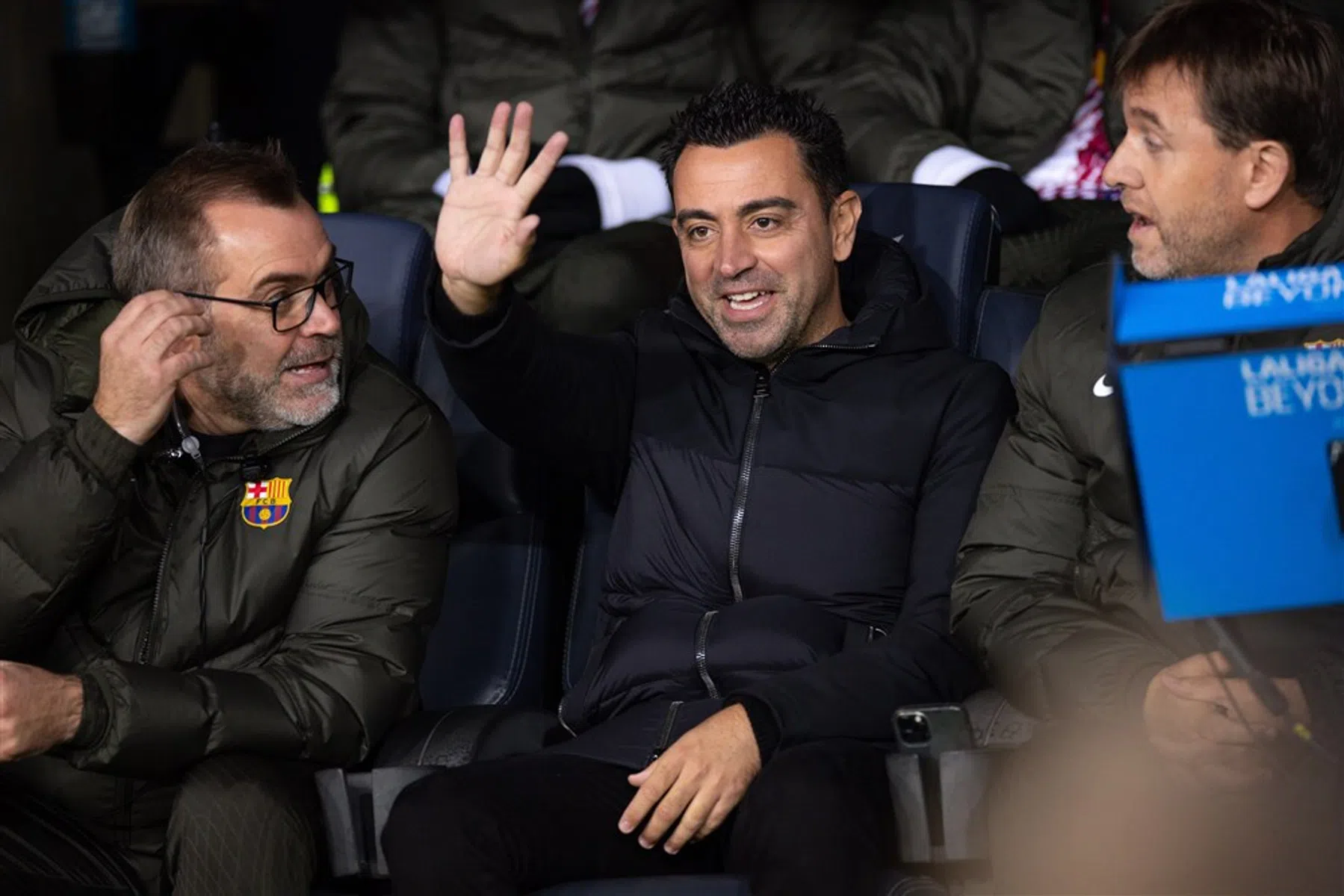 Xavi niet doof voor kritiek: 'Maar we zijn dichter bij succes dan bij verlies' 