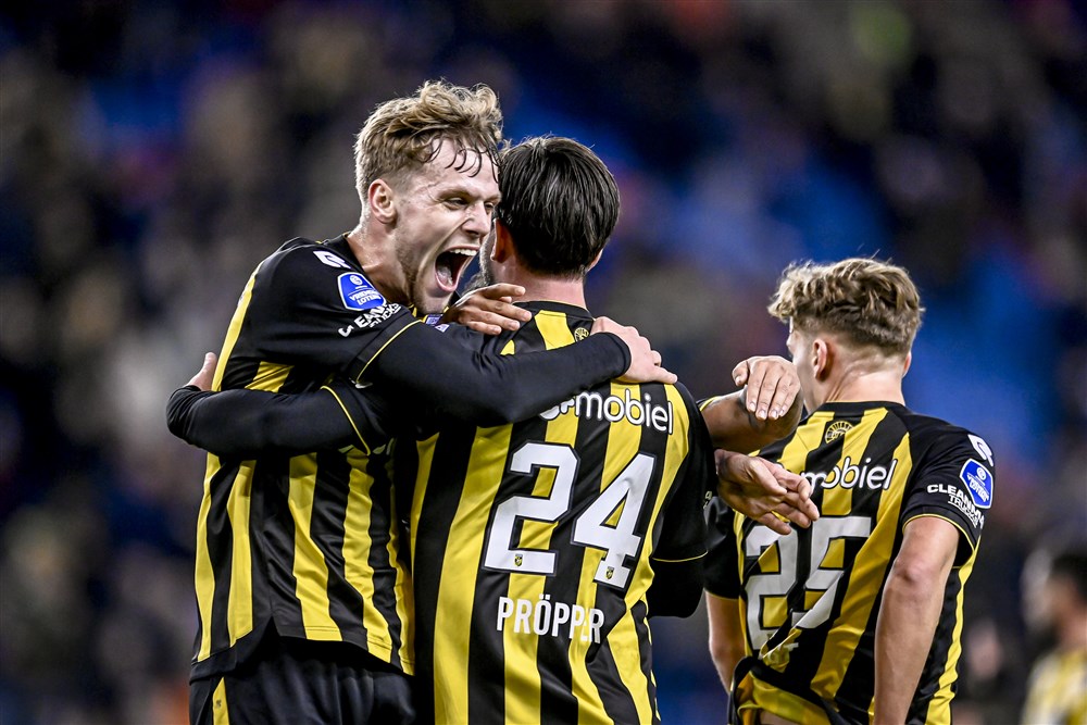 Prachtig moment voor Pröpper helpt Vitesse naar kwartfinale