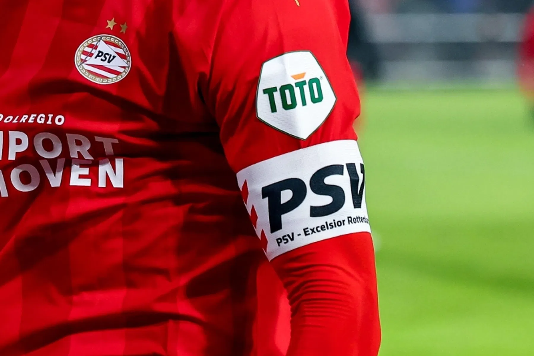 Koppen in De Kuip is De Jong op het lijf geschreven