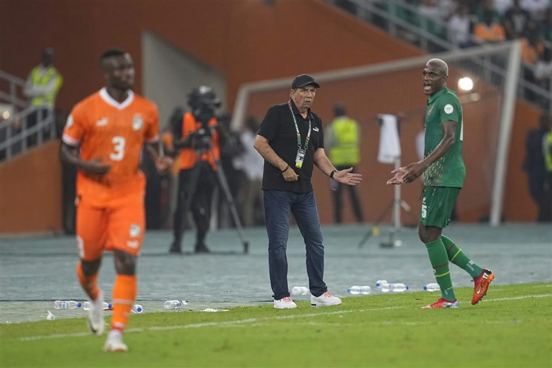 Opmerkelijke timing: Ivoorkust neemt na afgang afscheid van bondscoach