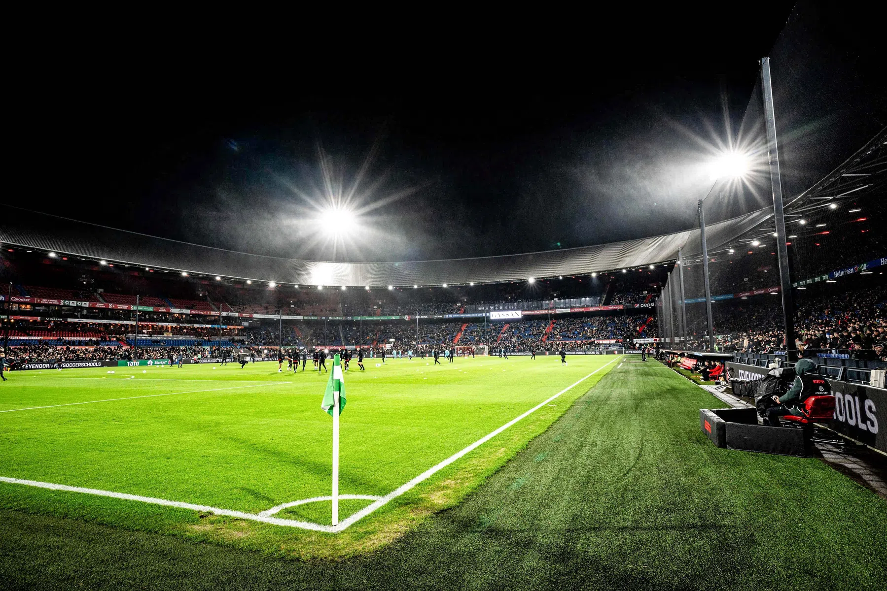 VI Stadiontest: de uitstraling van De Kuip benadert de perfectie