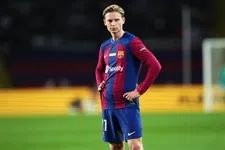Thumbnail for article: Frenkie de Jong neemt het na dramatische avond Barça op voor Xavi