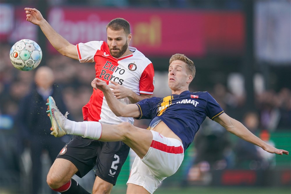 Gebrek aan creativiteit breekt Feyenoord op: 'Hij verzoop een beetje in die rol'