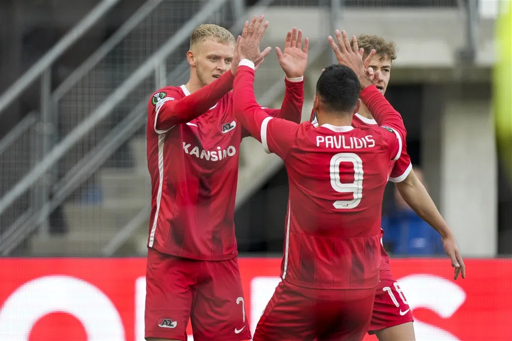 Stoelendans in de voorhoede van AZ