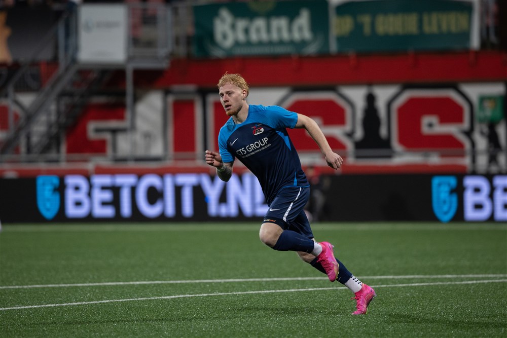 Vitesse doet zaken met AZ en heeft nieuwe spits binnen