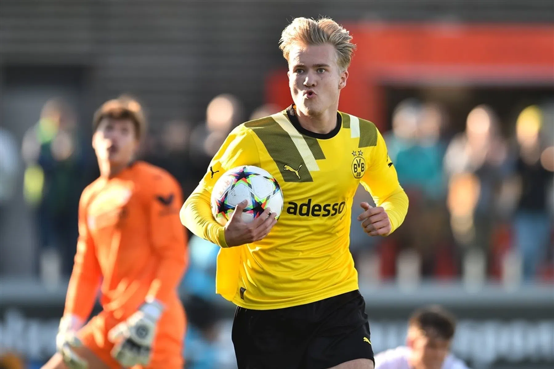 Ajax rondt terugkeer Julian Rijkhoff af