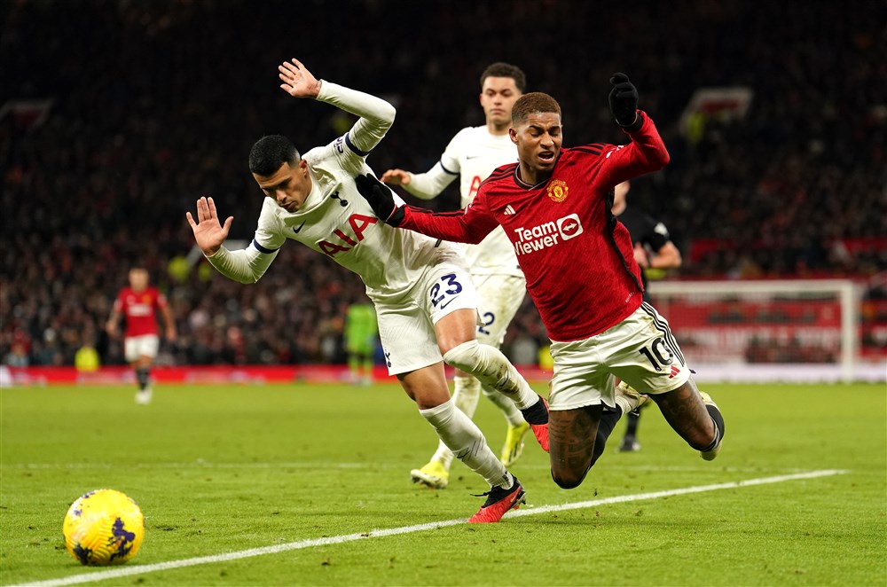 Man Utd start met twee opvallende namen tegen Wolves