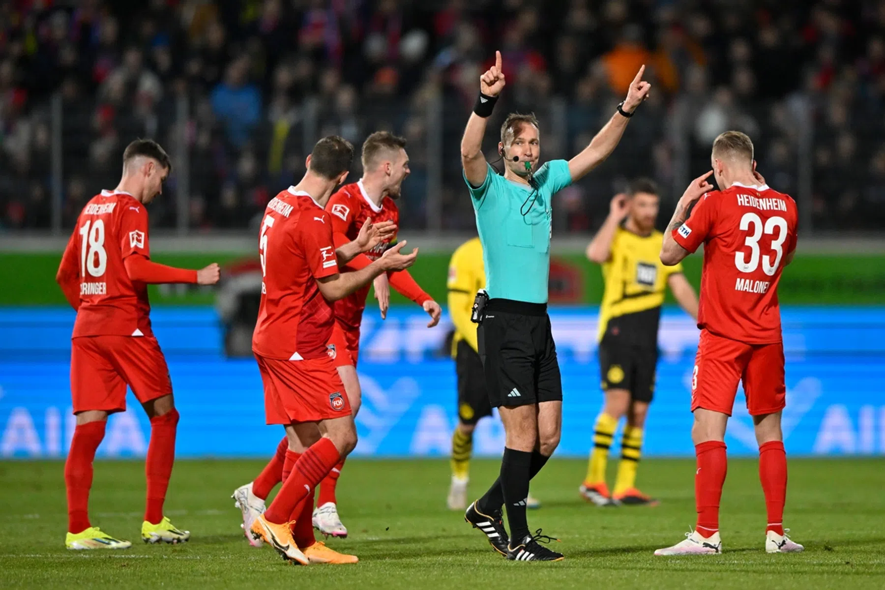 VAR voorkomt doelpunt Malen en overwinning Dortmund