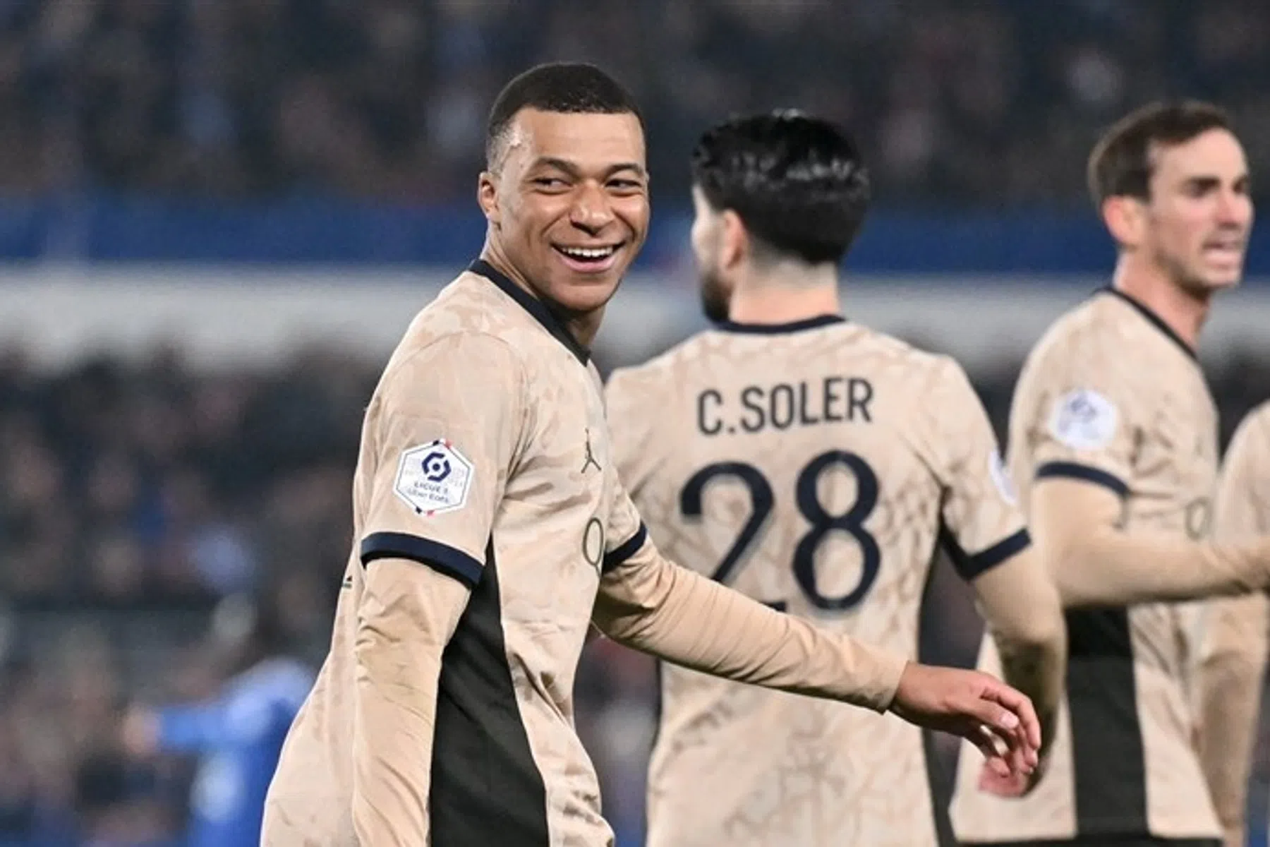 'PSG legt zich neer bij vertrek: Mbappé kiest voor Real Madrid'
