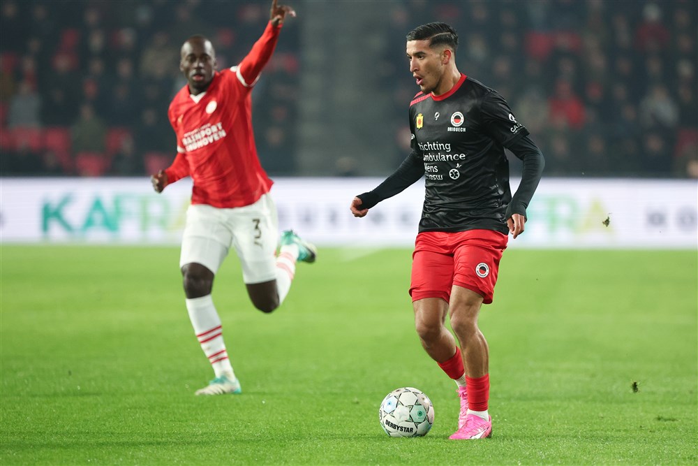 PSV-directeur Stewart geeft uitleg over hectische Deadline Day