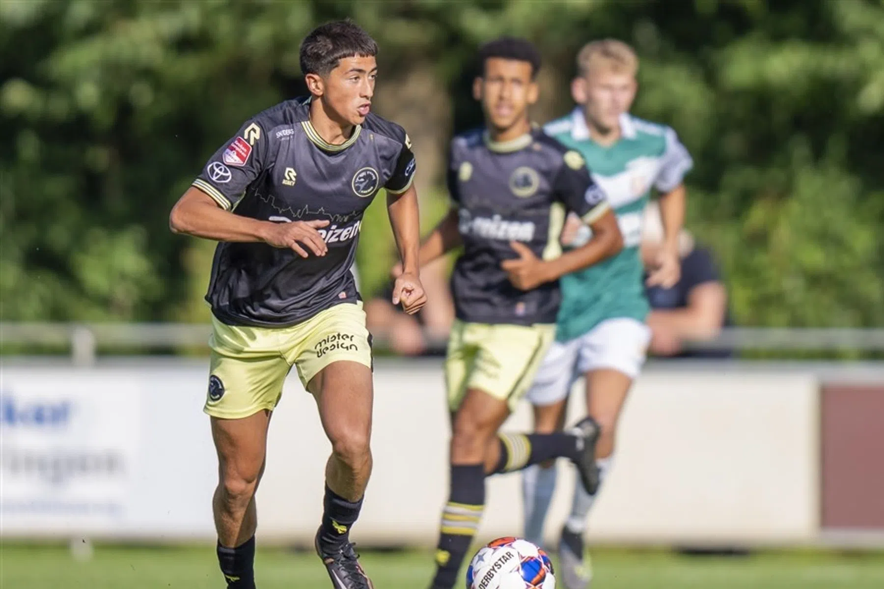 FC Den Bosch-talent reist tienduizend kilometer in jacht op speeltijd