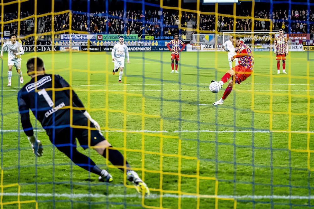 Manschot ontneemt Cillessen primeur in Nederland 