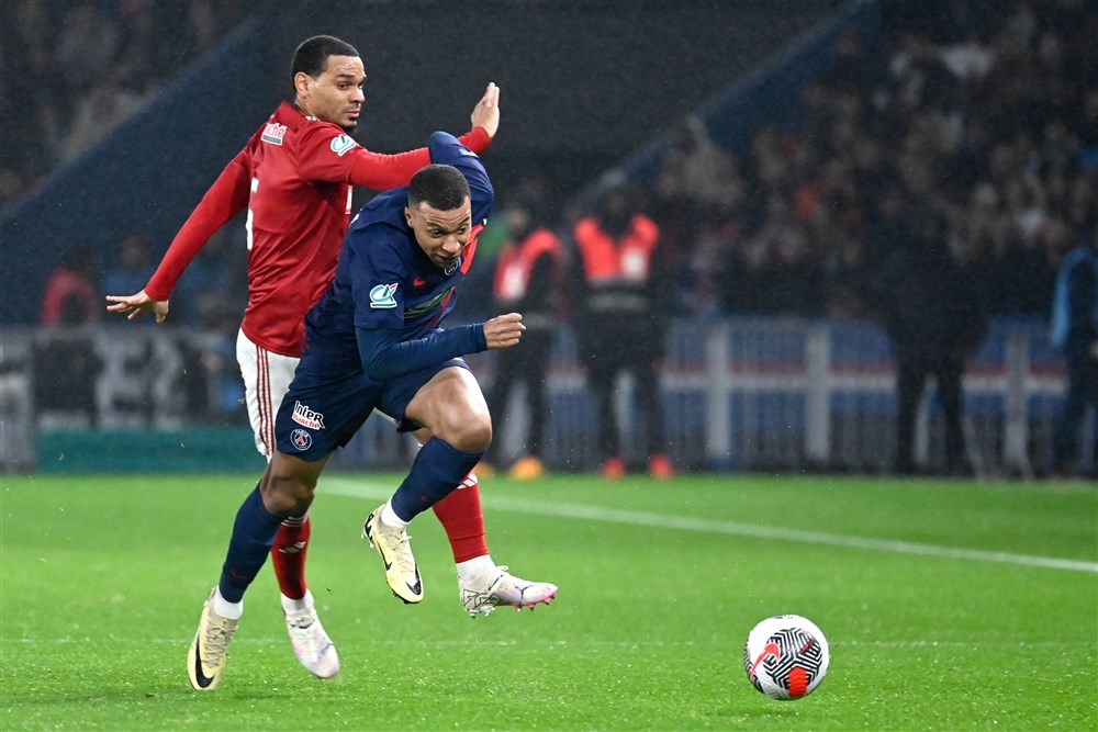 'PSG doet uiterste poging om Mbappé toch te behouden'