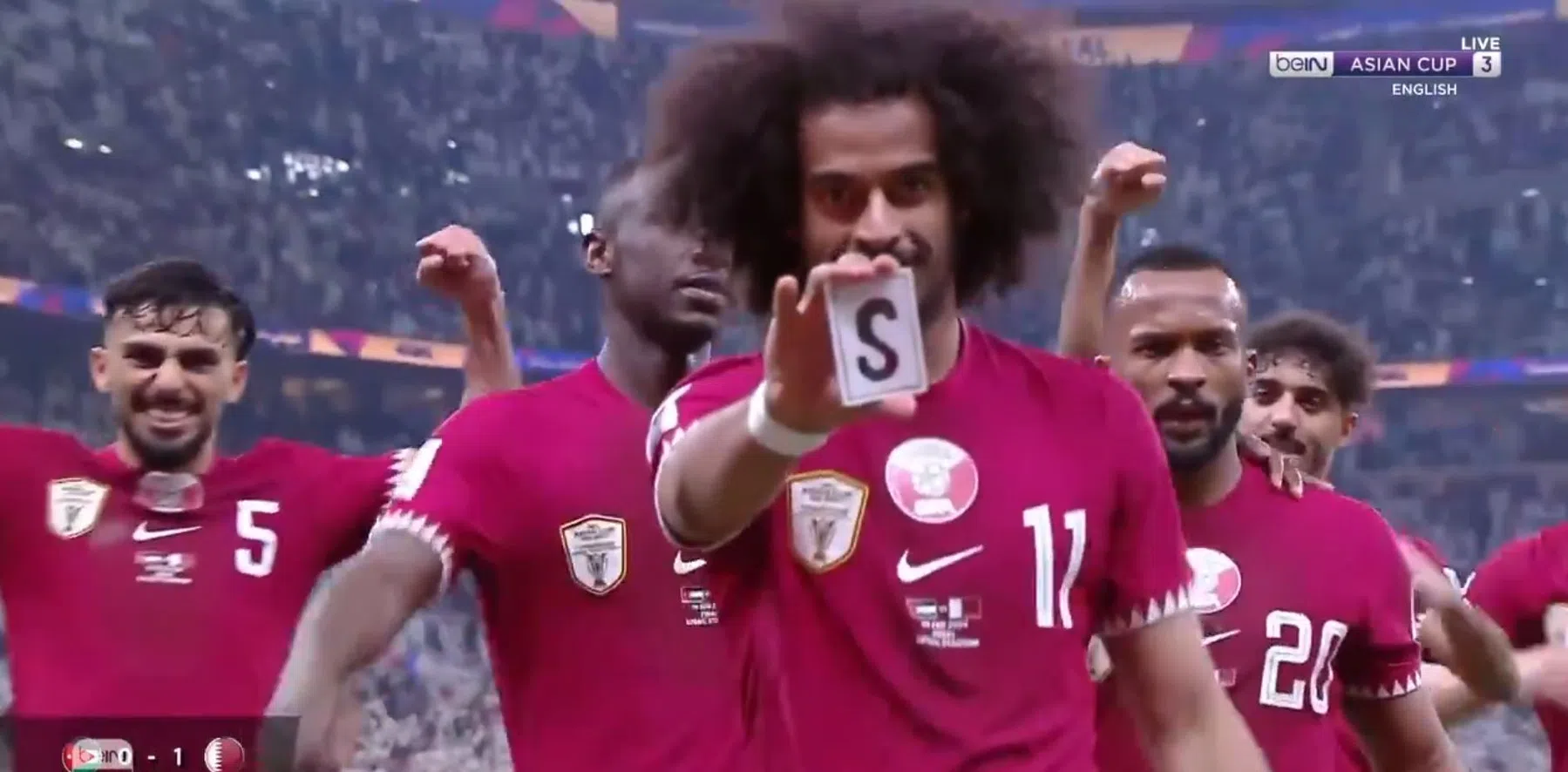 Sterspeler Qatar viert doelpunt in Azië Cup-finale met goocheltruc