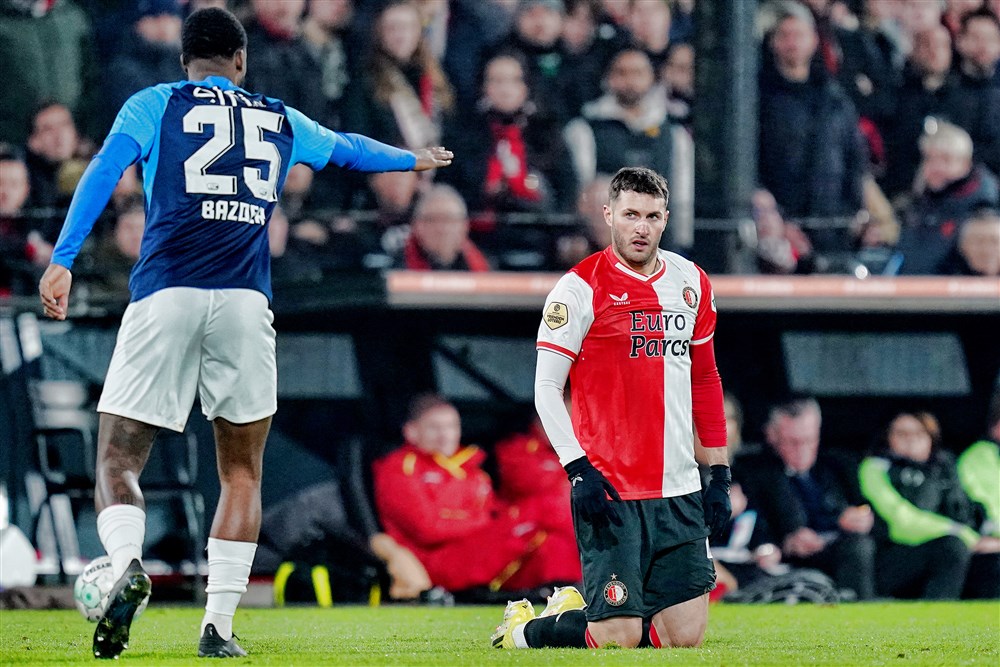 Feyenoord mist topscorer Giménez in derby, Slot komt met goed nieuws