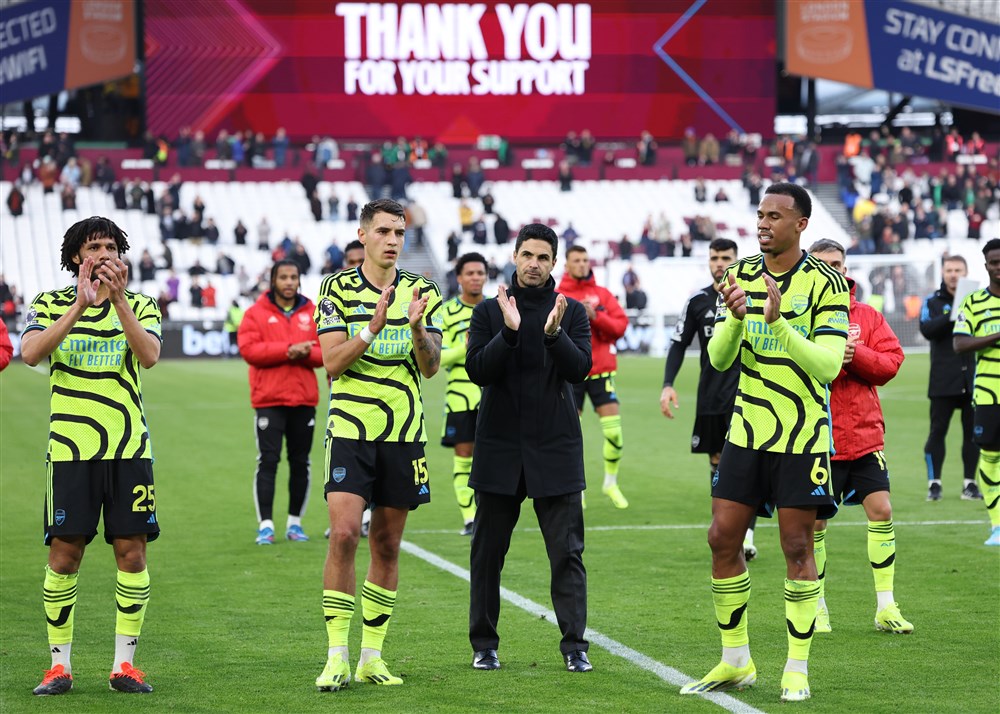 Records sneuvelen links en rechts bij West Ham - Arsenal