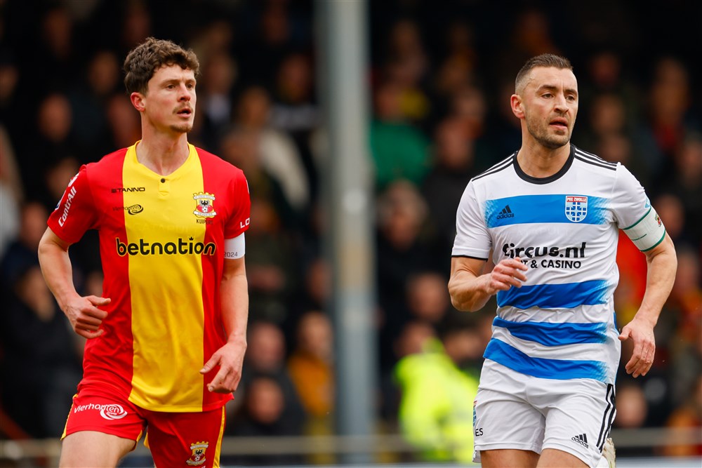 Black-out Kersten verstiert derbyfeestje voor jubilaris Van Polen