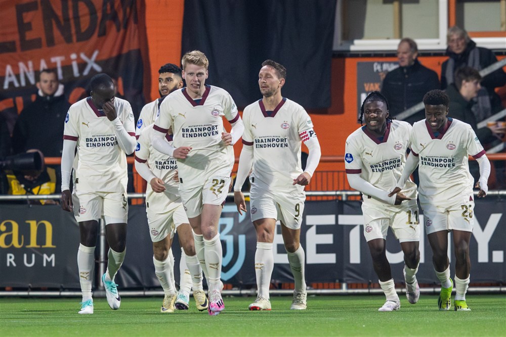 PSV komt zwakke start te boven dankzij onervaren doelpuntenmakers
