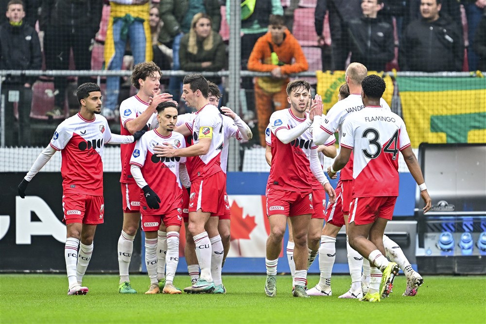 FC Utrecht meldt zich na overtuigende zege in de strijd om Europees voetbal