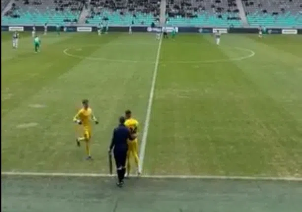 Debuut om nooit te vergeten: Sloveense keeper na twintig (!) seconden gewisseld