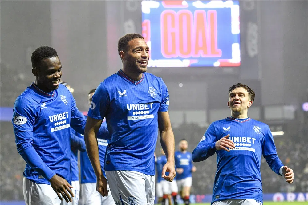 Dubbelslag Dessers zet Rangers weer gelijk met Celtic
