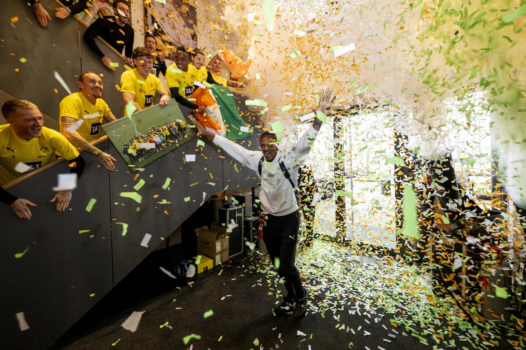 Borussia Dortmund bezorgt Haller kippenvelmoment bij terugkeer 