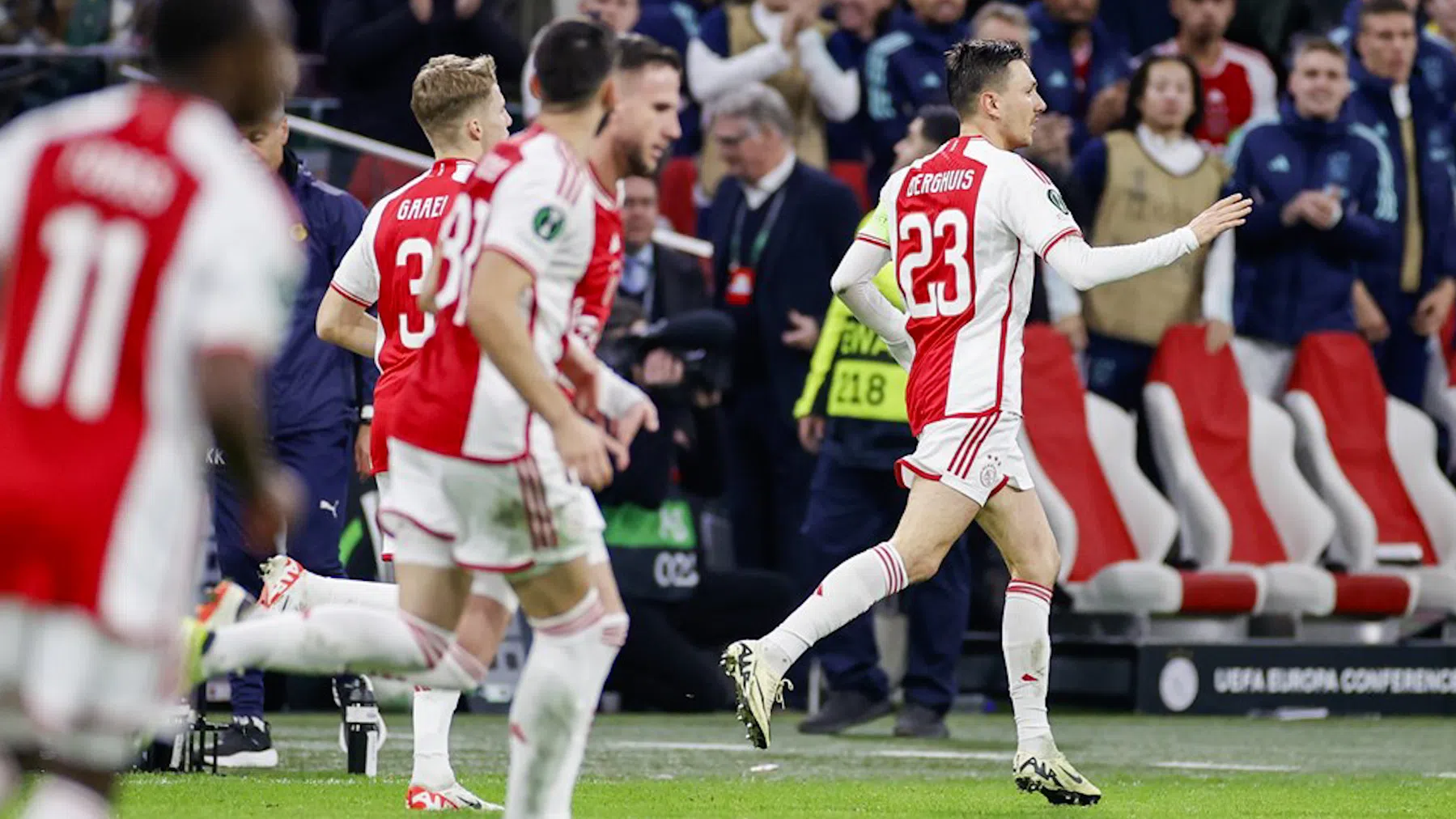 'Gelijkspel moet niet verbloemen dat Ajax weer door ondergrens zakte'