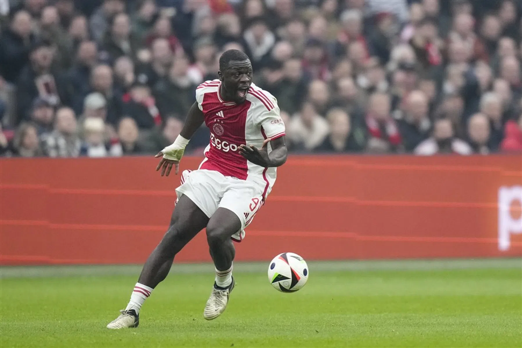 Brobbey over uitbarsting: 'De frustratie komt dan boven'