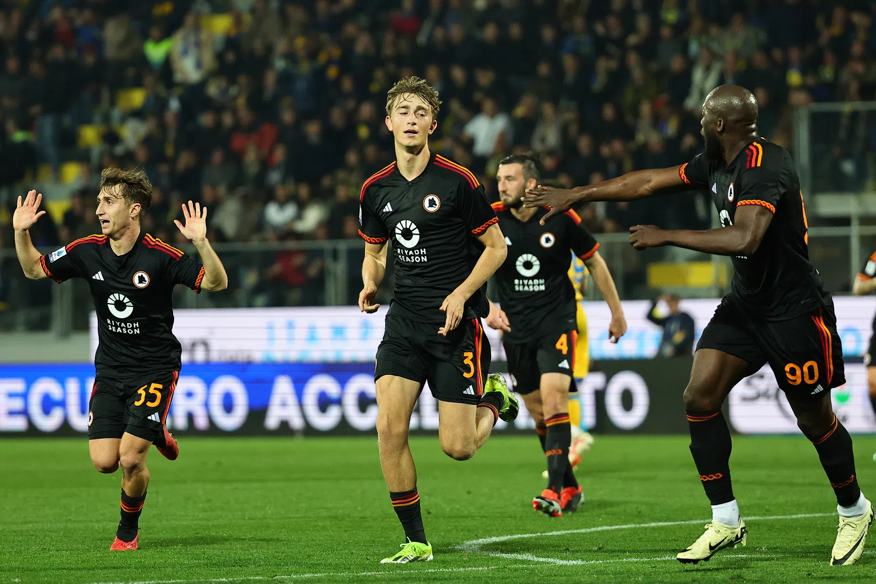 Roma kent met prachtgoal Huijsen goede generale voor Feyenoord-thuis