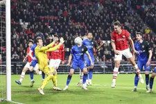 Thumbnail for article: Kopspecialisten grote uitblinkers en zware onvoldoende voor Ajacied