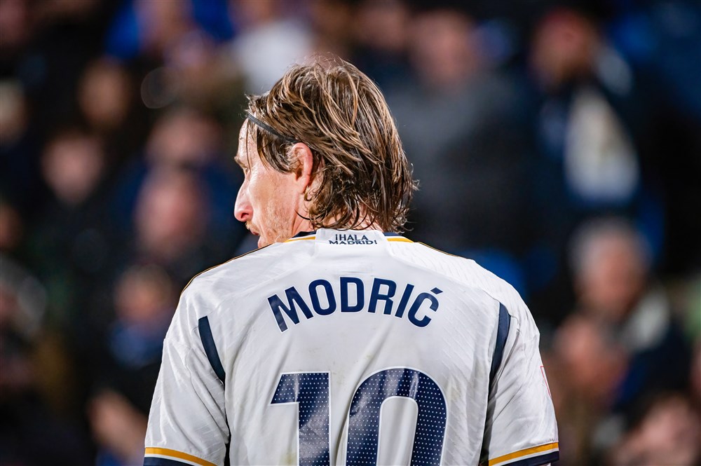 Modric wijst zwoegend Real Madrid de weg voorbij clubicoon Ramos